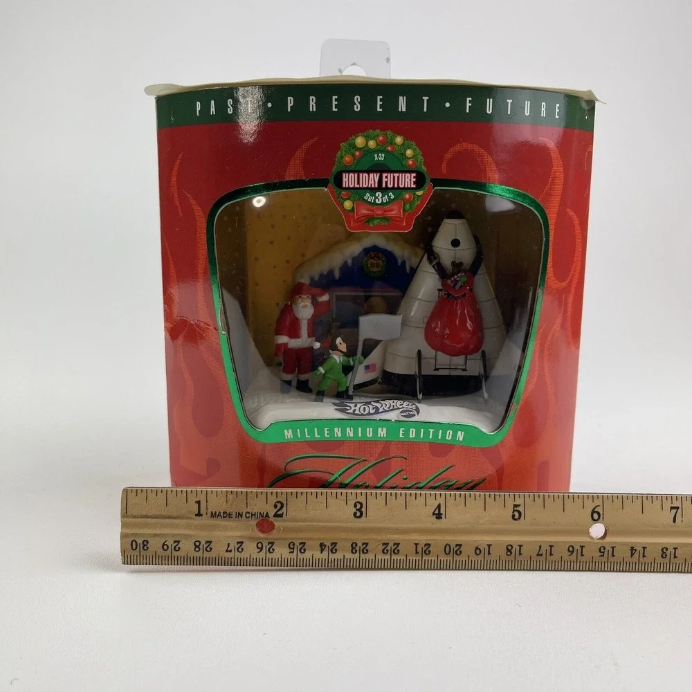 1999 Hot Wheels Holiday Millennium Edition Featuring Holday Future 3 of 3 Santa